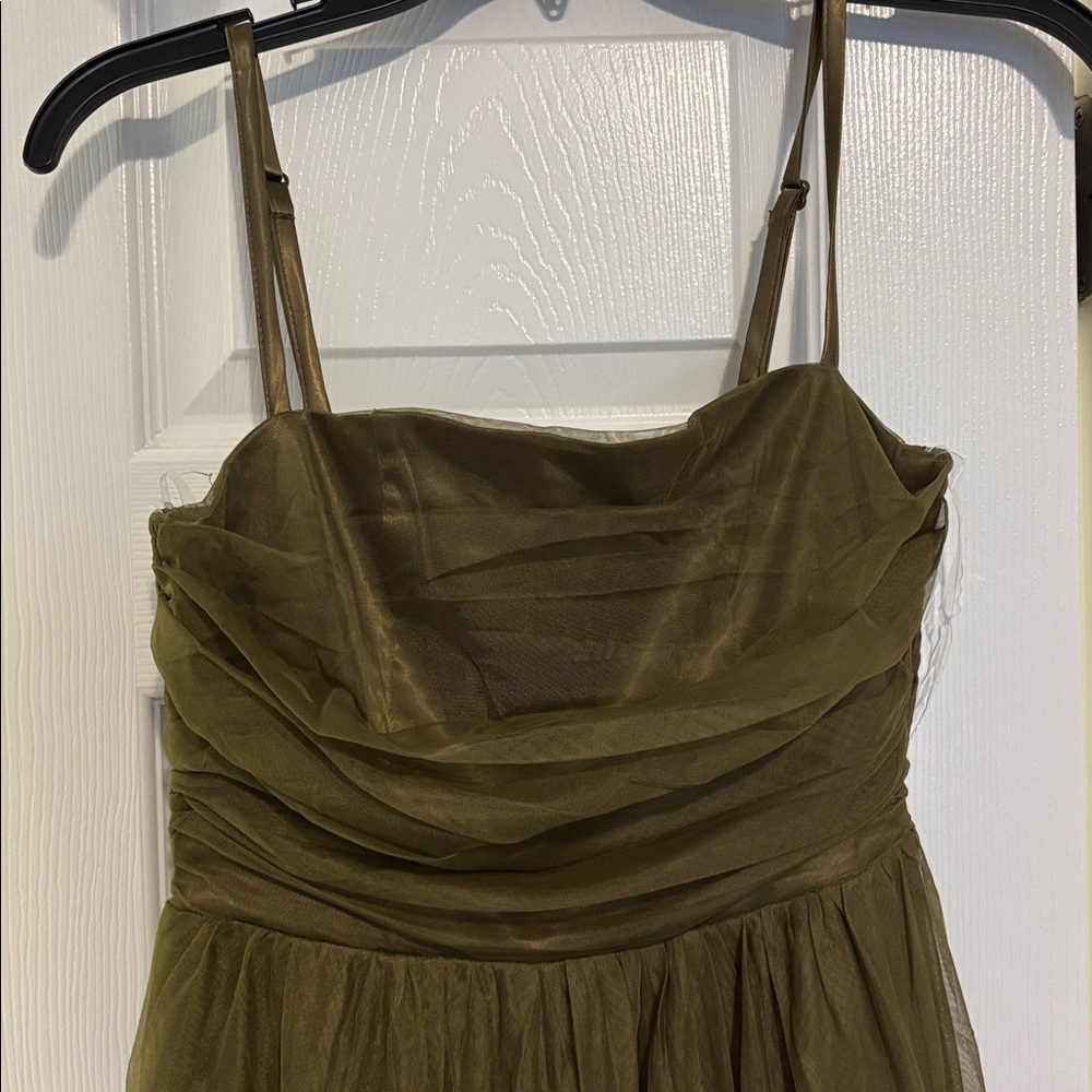 Elegant Olive Green Women's Dress - Picture 3 of 6